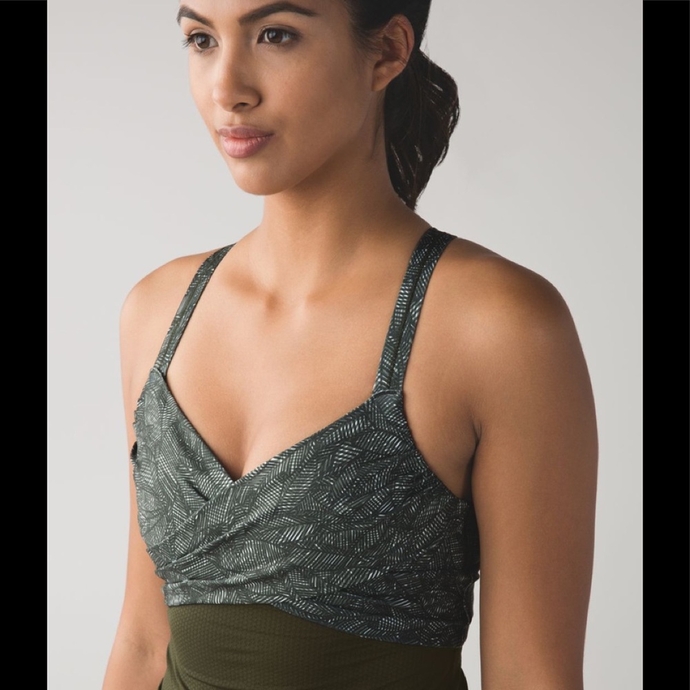 Lululemon Wrap It Up Tank - - Picture 2 of 10